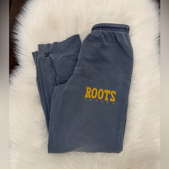 Roots Other - Roots Vintage Style Sweatpants with Logo